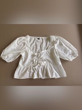 American Eagle White Peasant Tie-Front Top, Puffy Sleeves, cropped. Size Small